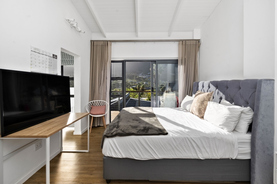 5 Bedroom Property for Sale in Oakhurst Estate Western Cape